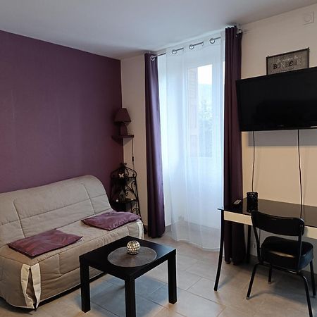 Maison Spacieuse Et Agreable Saint-Georges-de-Luzençon Kültér fotó