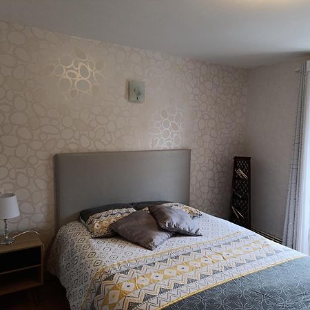 Maison Spacieuse Et Agreable Saint-Georges-de-Luzençon Kültér fotó