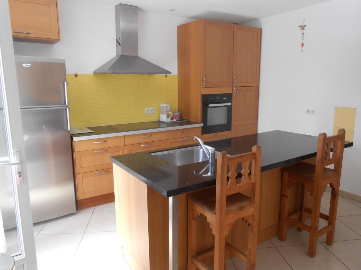 Maison Spacieuse Et Agreable Saint-Georges-de-Luzençon Kültér fotó