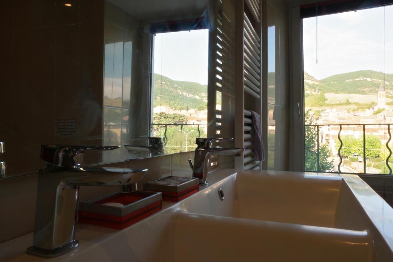 Maison Spacieuse Et Agreable Saint-Georges-de-Luzençon Kültér fotó