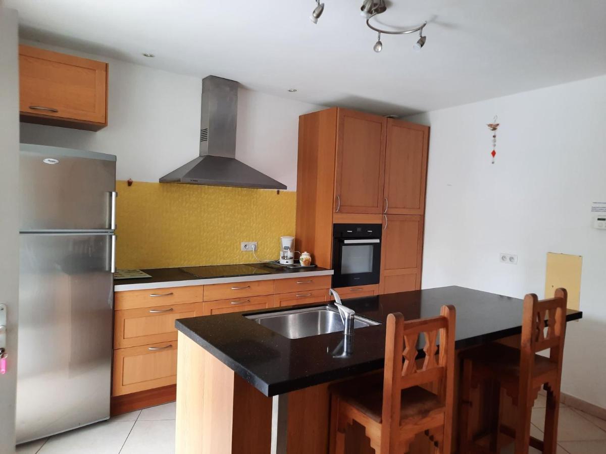 Maison Spacieuse Et Agreable Saint-Georges-de-Luzençon Kültér fotó